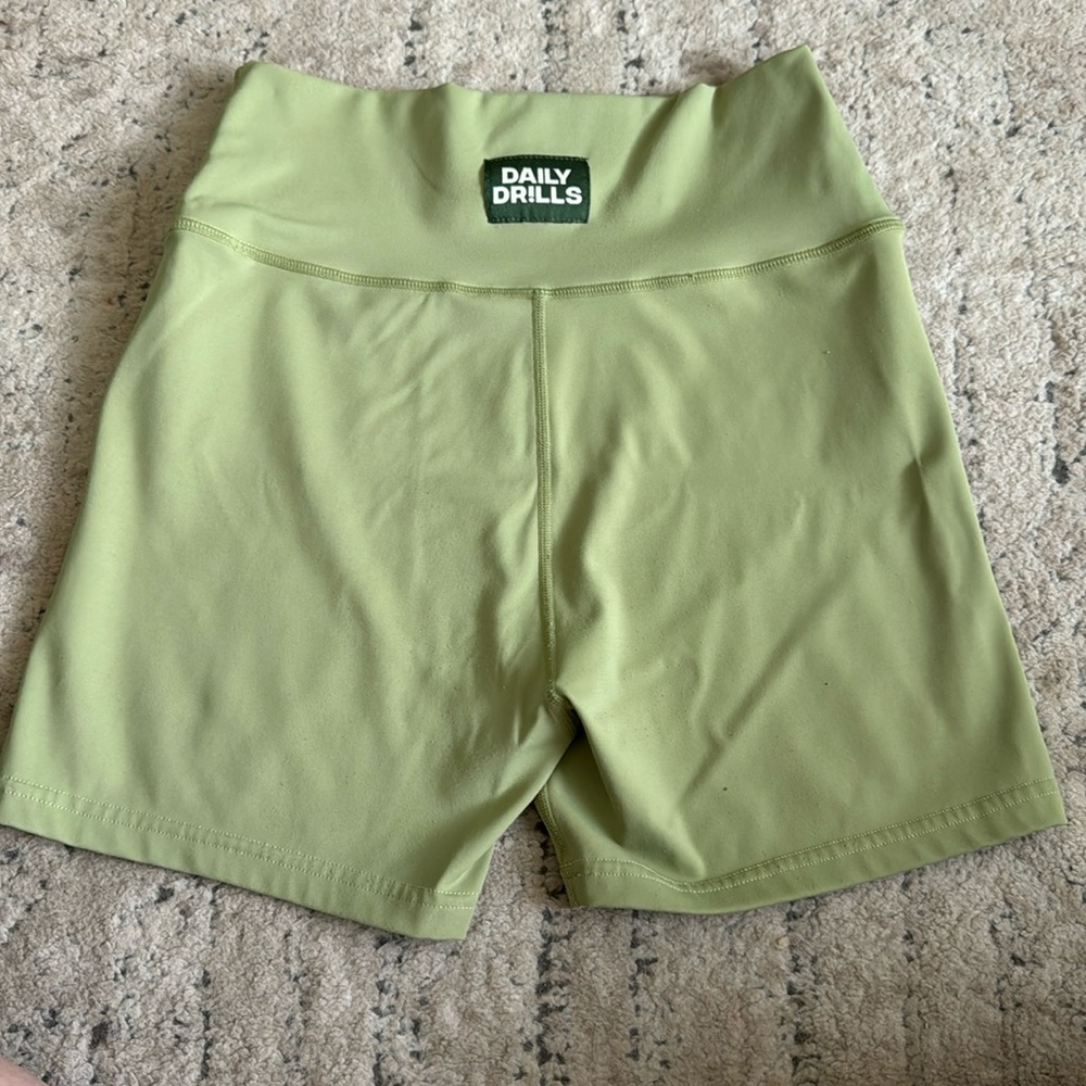 Daily drills shortie shorts Matcha- sz medium.